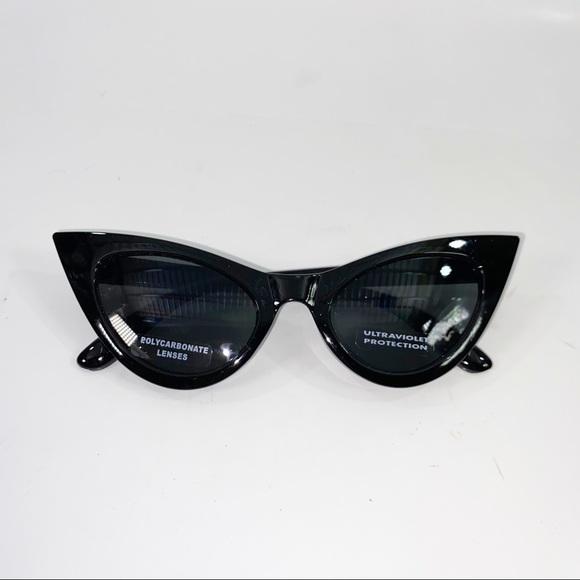 Trendy Black Cat Eye Pin Up Glamour Sunglasses - Picture 6 of 7